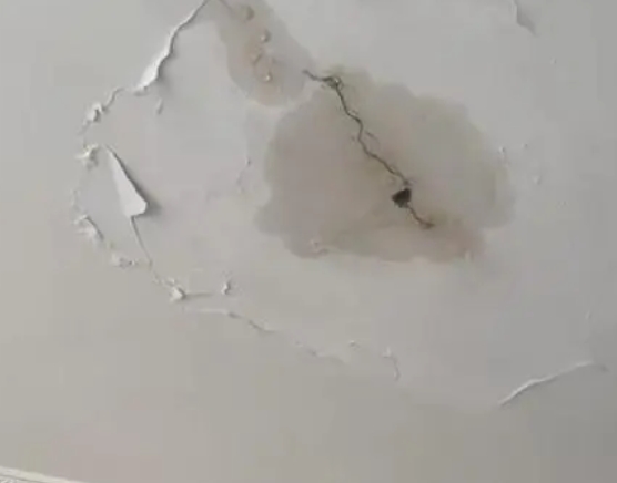 永济阳台漏水维修公司分享下屋面防水工程质量问题原因分析